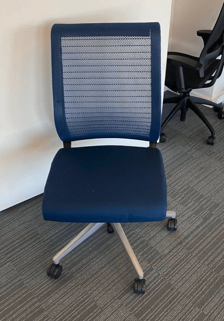 Chaise de bureau sans accoudoirs bleu